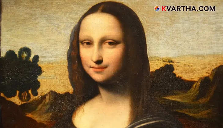 Mona Lisa painting displayed in the Louvre Museum, Paris.