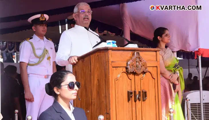 Hon'ble Governor Shri Rajendra Vishwanath Arlekar unfurled the national flag at Central Stadium , Thiruvananthapuram