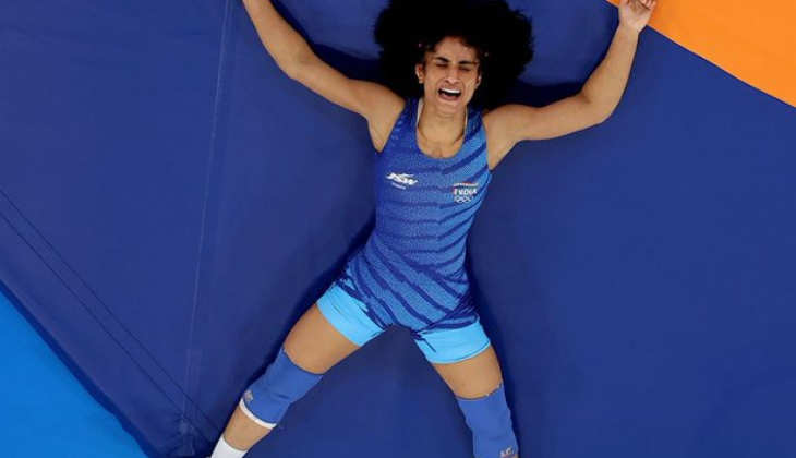 vinesh phogat forced to retire after weight category controv