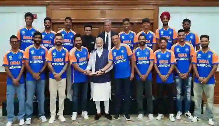 PM Modi refuses to touch T20 World Cup trophy, classy gesture for Dravid and Rohit becomes major hit on internet, New Delhi, News, PM Modi, T20 World Cup trophy, Photo, Players, Sports, National News