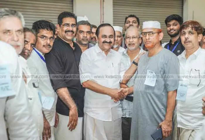 leaders visited kannur hajj camp