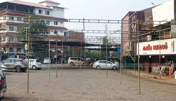  CPM protest tent blocking road in Kannur, Kerala