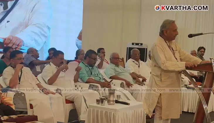 Mani Shankar Aiyar speaking at a CPM event in Kannur, Kerala.