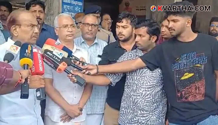 PK Kunhalikkutty speaking to media in Kannur