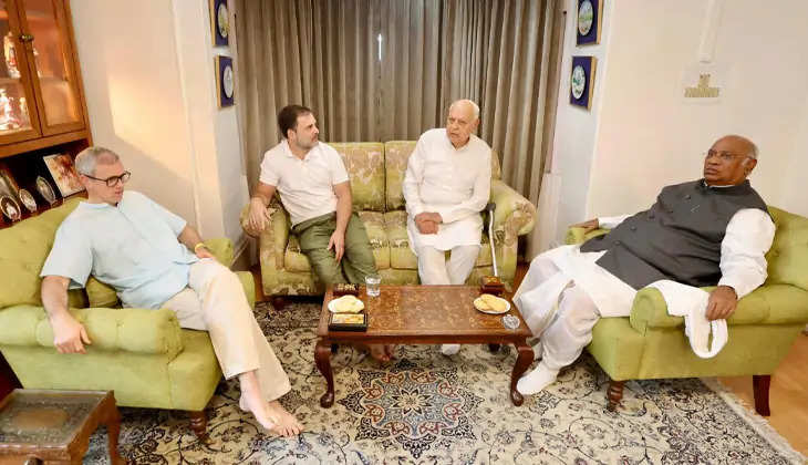 Farooq Abdullah, Mallikarjun Kharge, Rahul Gandhi meeting in Srinagar