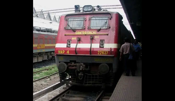 A train departing from Thiruvananthapuram railway station